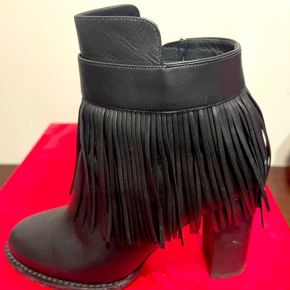 Valentino Garavani boots size 7